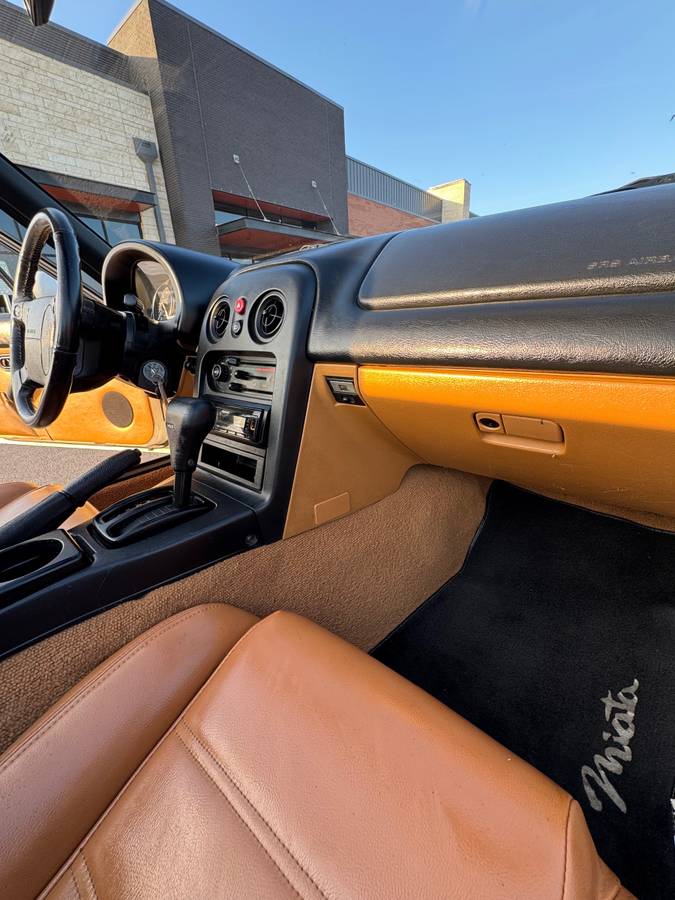 Mazda-miata-mx5-1995-white-9