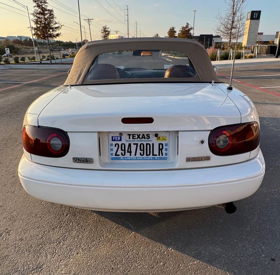 Mazda-miata-mx5-1995-white-9
