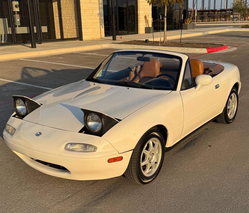 Mazda-miata-mx5-1995-white