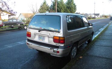 Mazda-mpv-1995-4