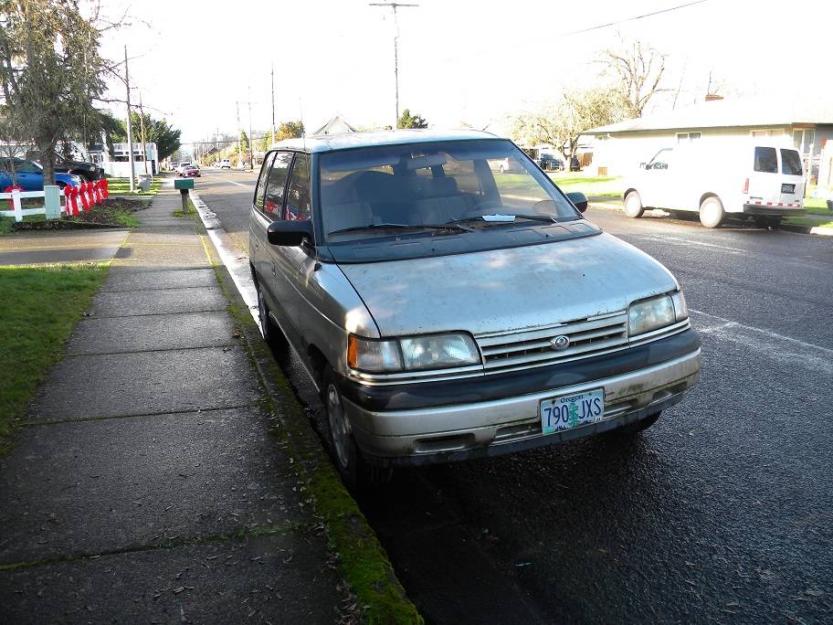 Mazda-mpv-1995