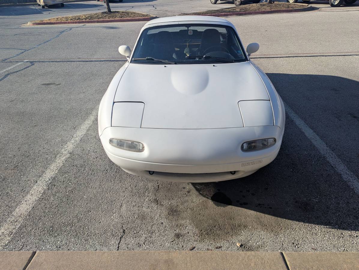 Mazda-mx-5-coupe-1991-white-3