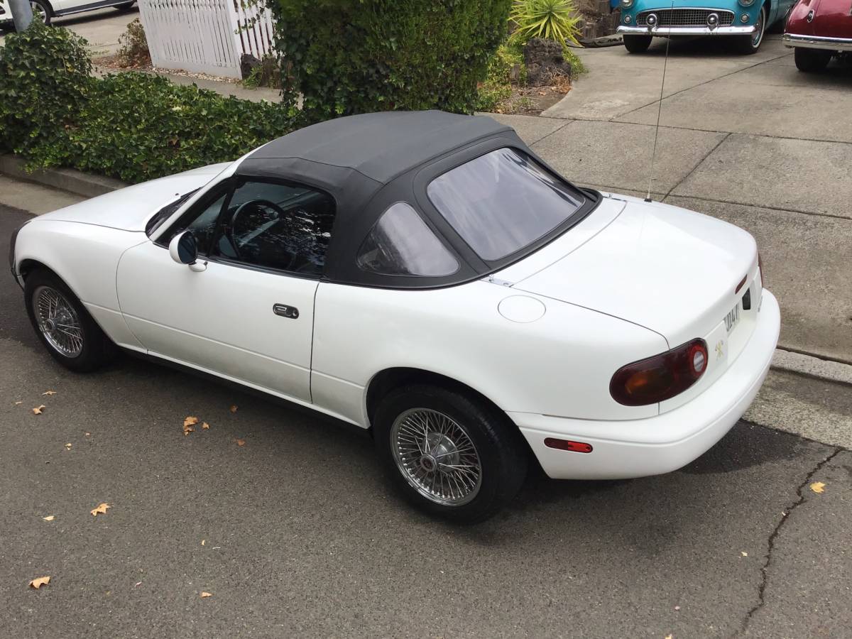Mazda-mx-5-miata-1990-white-13