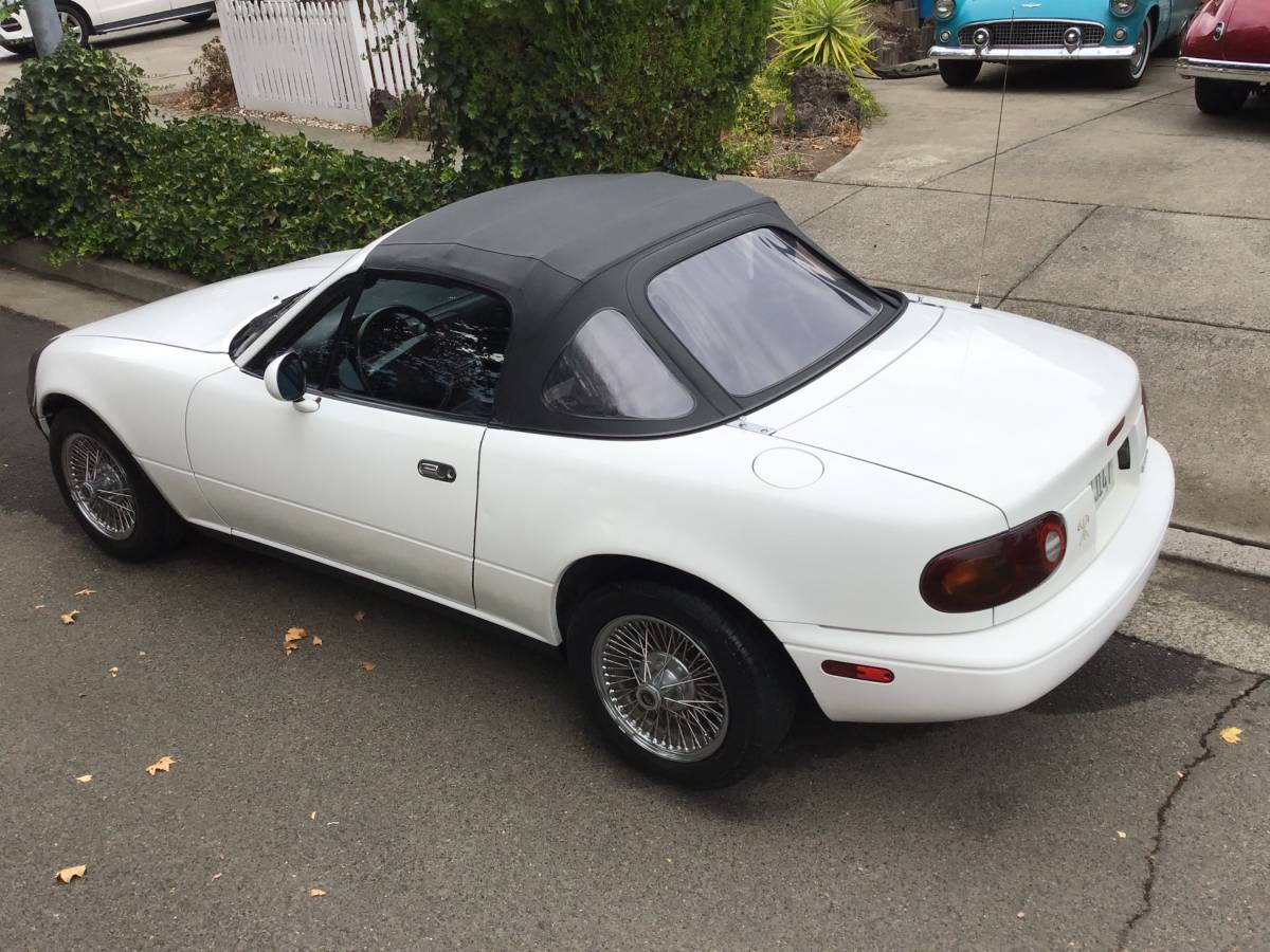 Mazda-mx-5-miata-1990-white-14