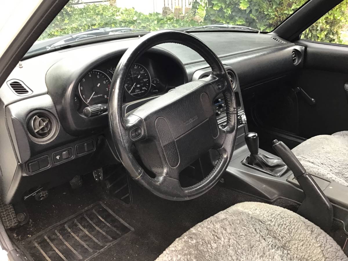 Mazda-mx-5-miata-1990-white-9