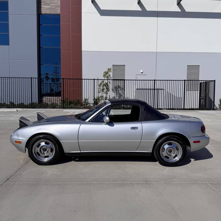 Mazda-mx-5-miata-1992-1