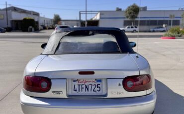 Mazda-mx-5-miata-1992-3