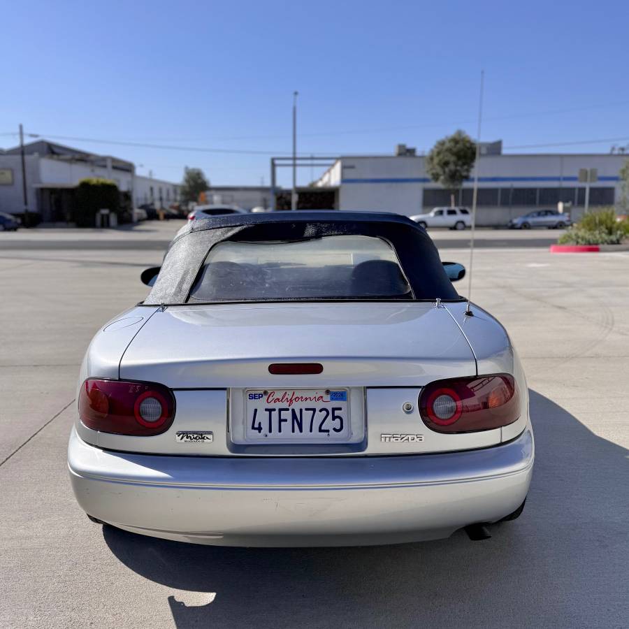 Mazda-mx-5-miata-1992-3