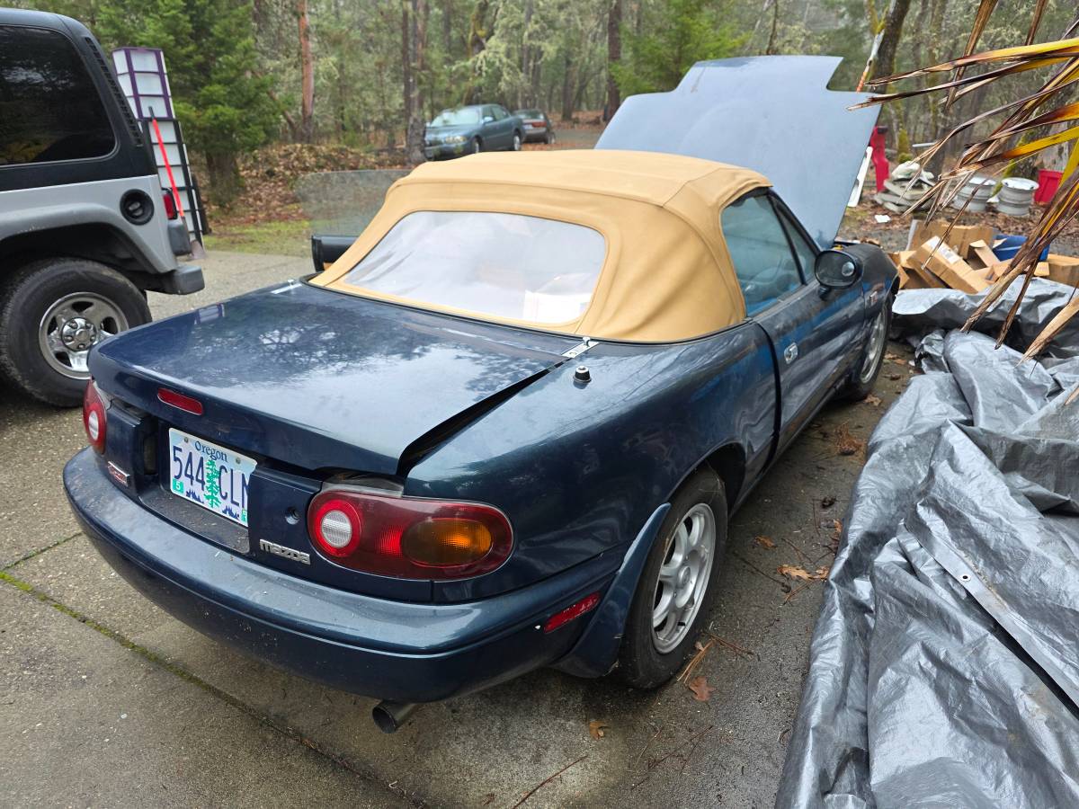 Mazda-mx-5-miata-1995-blue-3