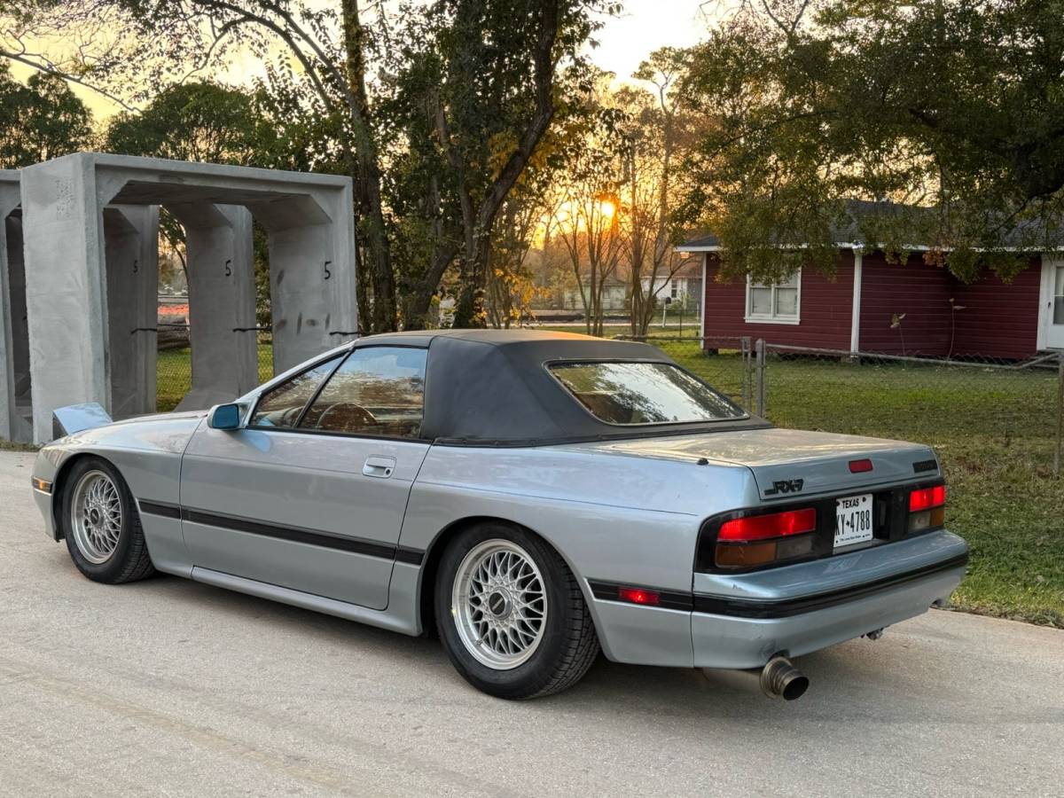 Mazda-rx7-1988-silver-1