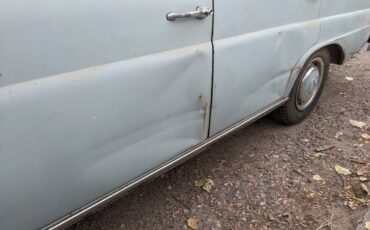 Mercedes-200d-diesel-1968-blue-5