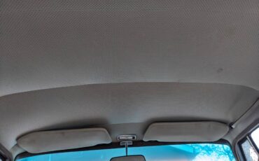 Mercedes-200d-diesel-1968-blue-7