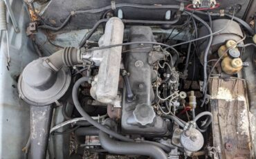 Mercedes-200d-diesel-1968-blue-9