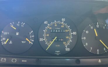 Mercedes-240d-diesel-1983-8