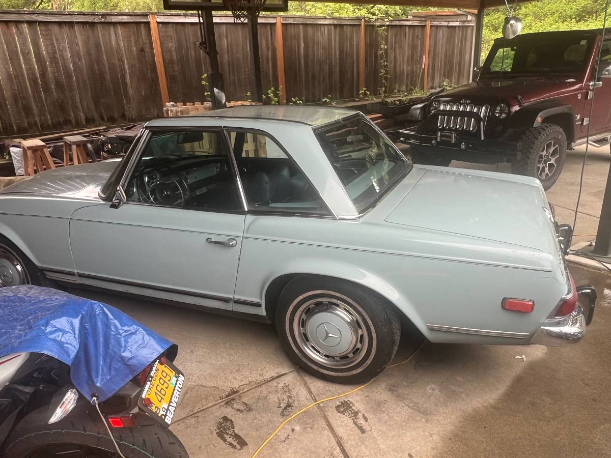 Mercedes-280-sl-1969-blue-12