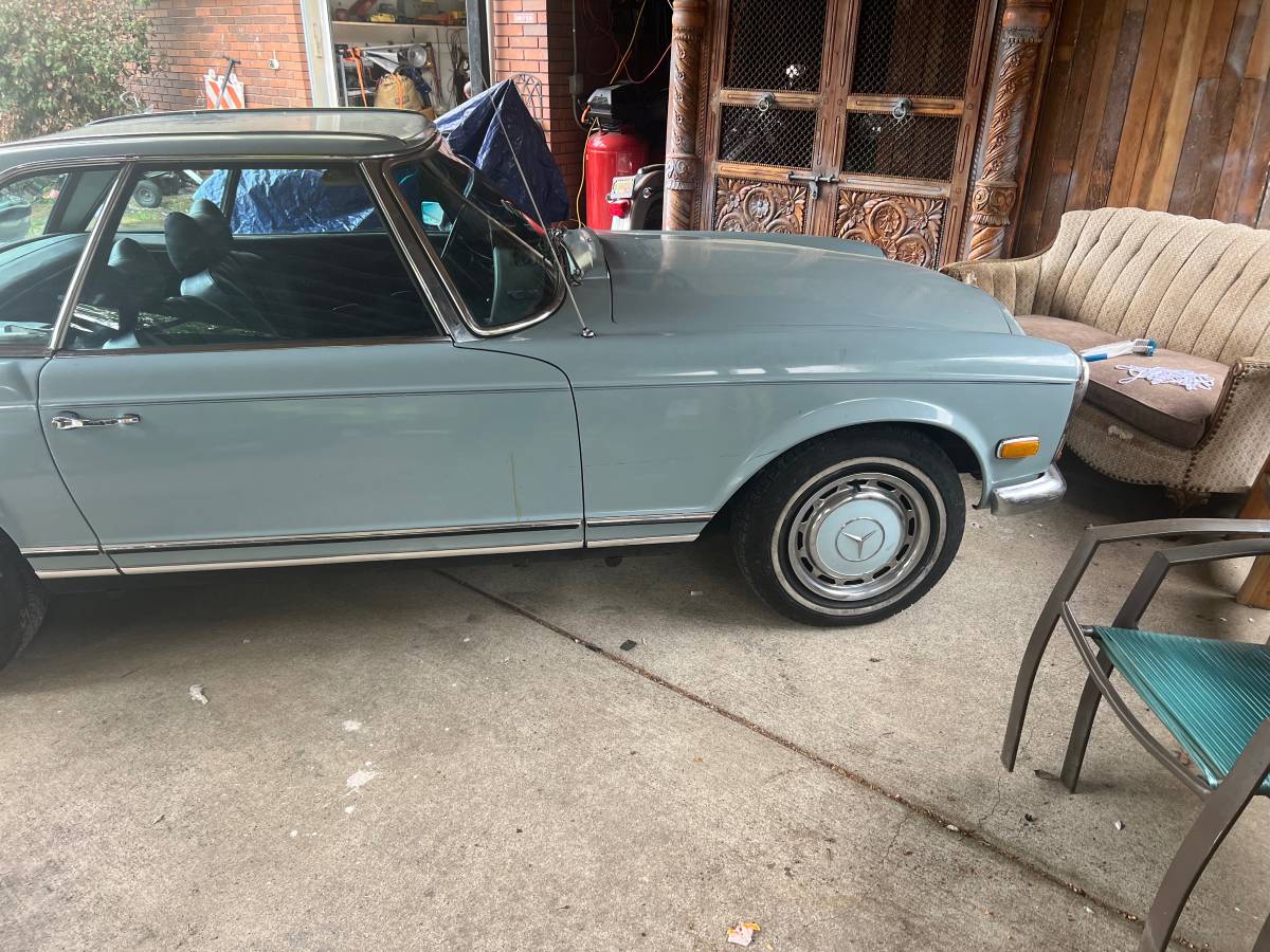 Mercedes-280-sl-1969-blue-14