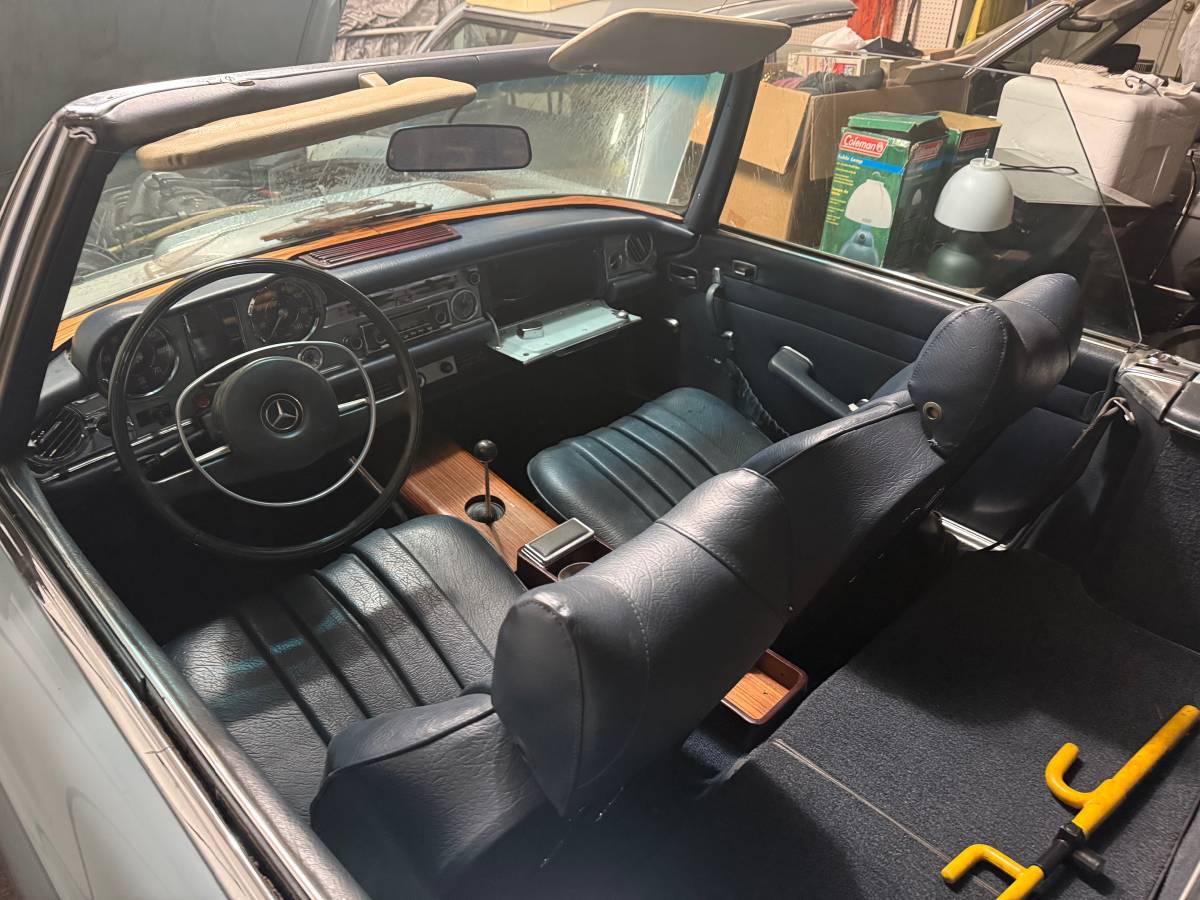 Mercedes-280-sl-1969-blue-3