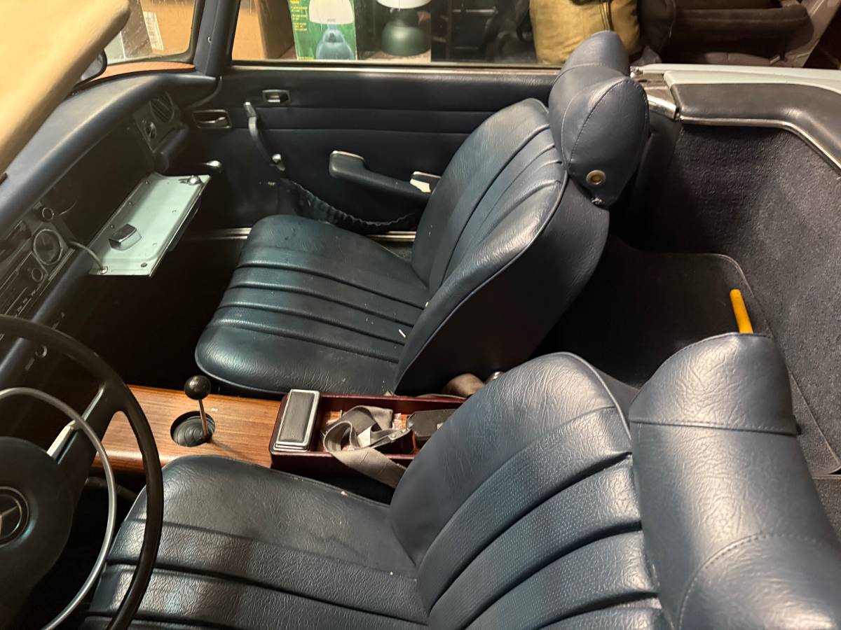 Mercedes-280-sl-1969-blue-6