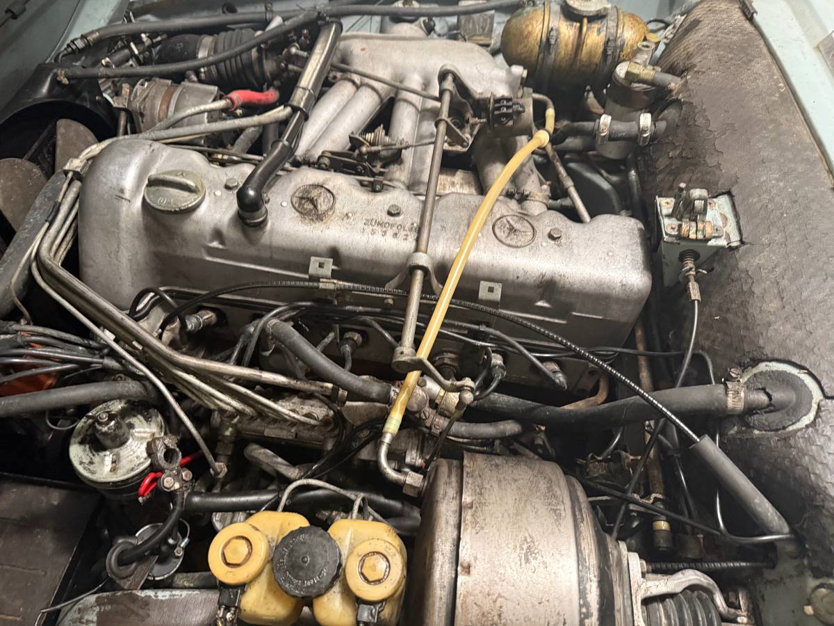 Mercedes-280-sl-1969-blue