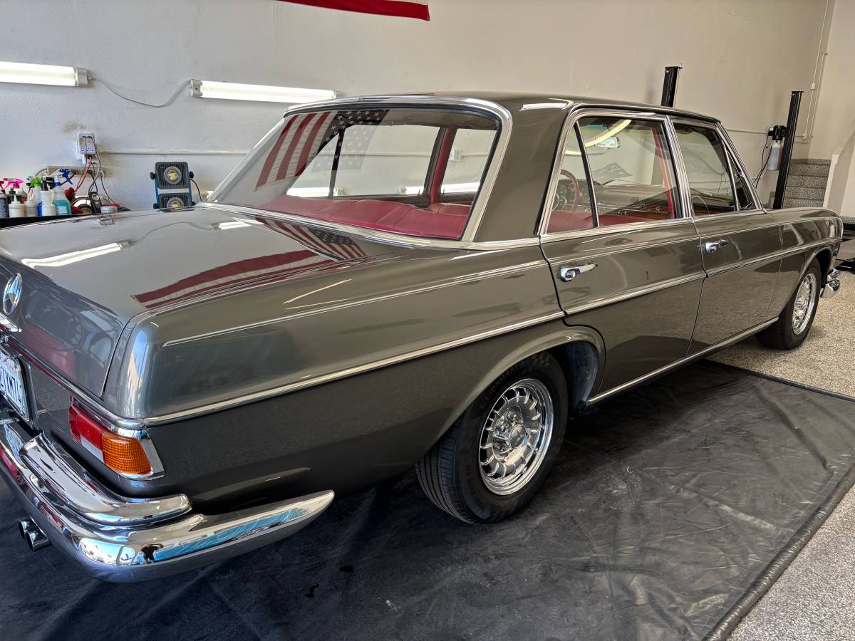 Mercedes-300-sel-1967-silver-2