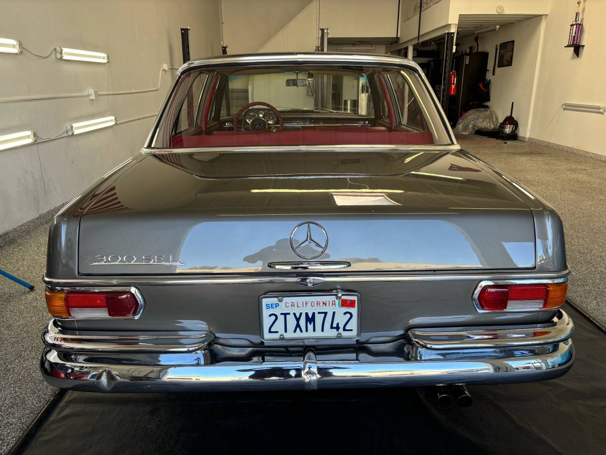 Mercedes-300-sel-1967-silver-3