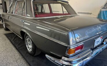 Mercedes-300-sel-1967-silver-30