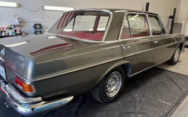 Mercedes-300-sel-1967-silver-40
