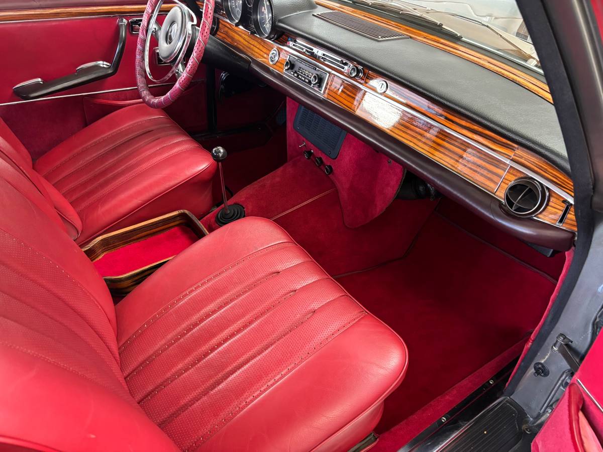 Mercedes-300-sel-1967-silver-49