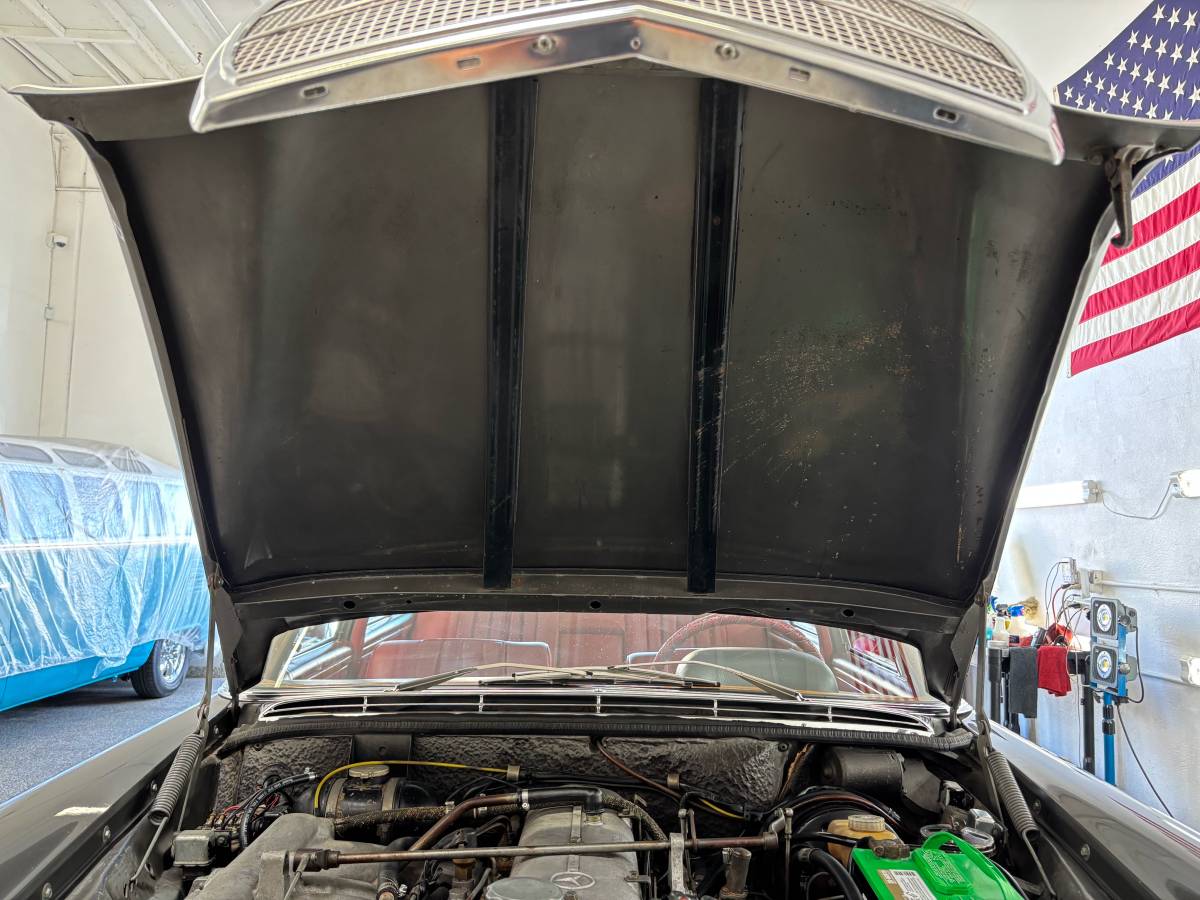 Mercedes-300-sel-1967-silver-6