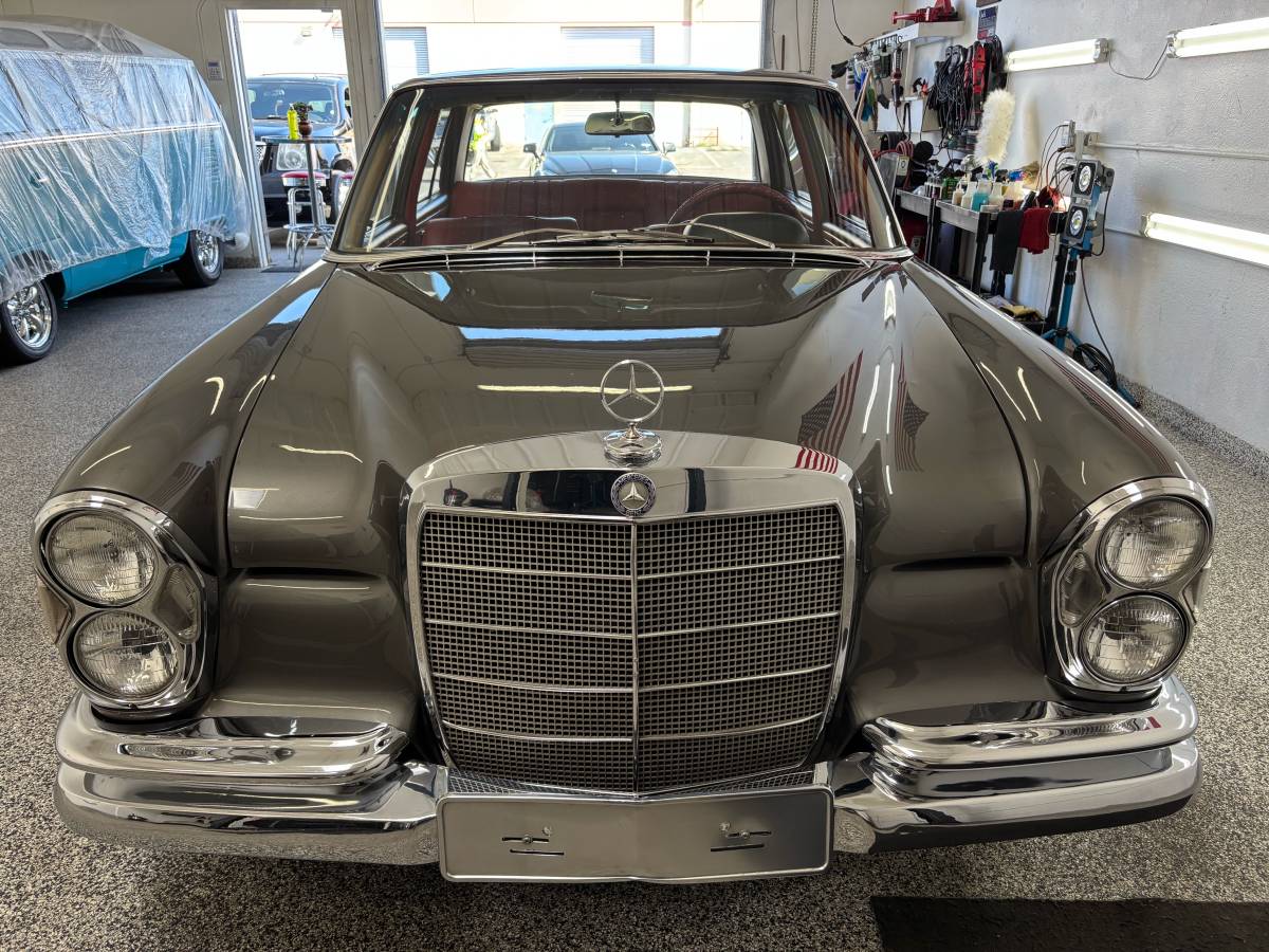 Mercedes-300-sel-1967-silver-72