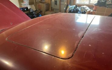 Mercedes-300cd-diesel-1982-red-1