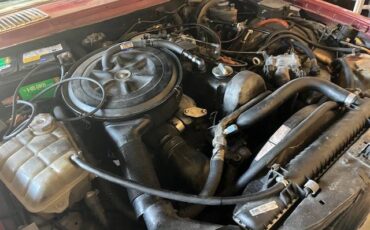 Mercedes-300cd-diesel-1982-red-10