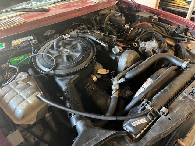 Mercedes-300cd-diesel-1982-red-10