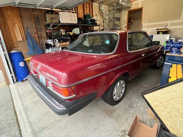 Mercedes-300cd-diesel-1982-red-3