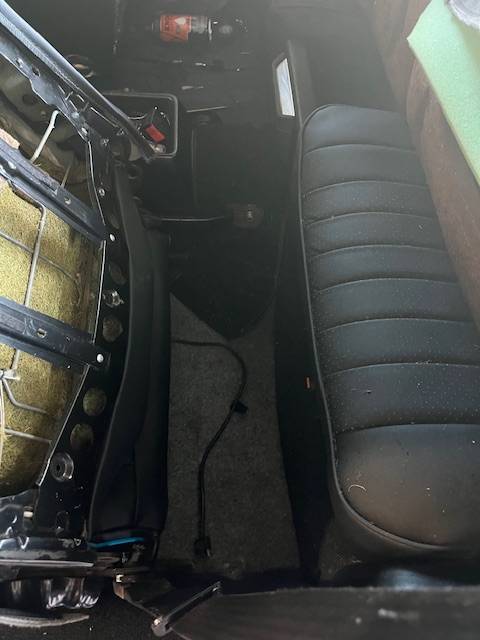 Mercedes-300cd-diesel-1982-red-7