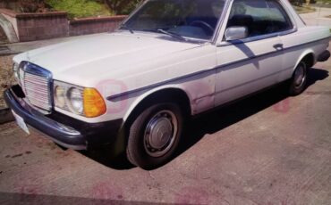 Mercedes-300cd-turbo-diesel-1982-white