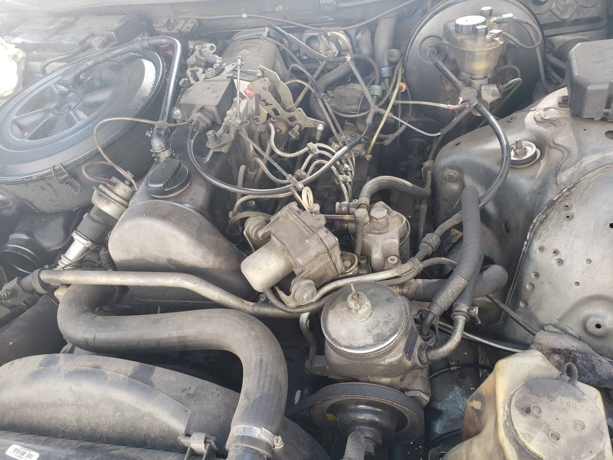 Mercedes-300d-diesel-1982-blue-5