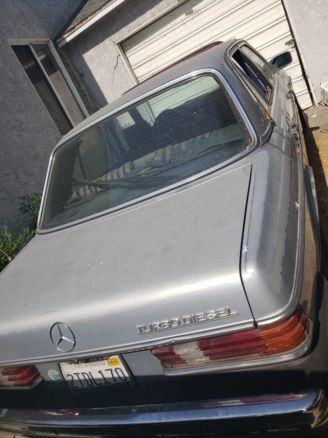 Mercedes-300d-diesel-1982-blue-8