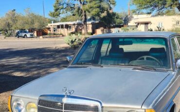 Mercedes-300d-diesel-1982-silver-1