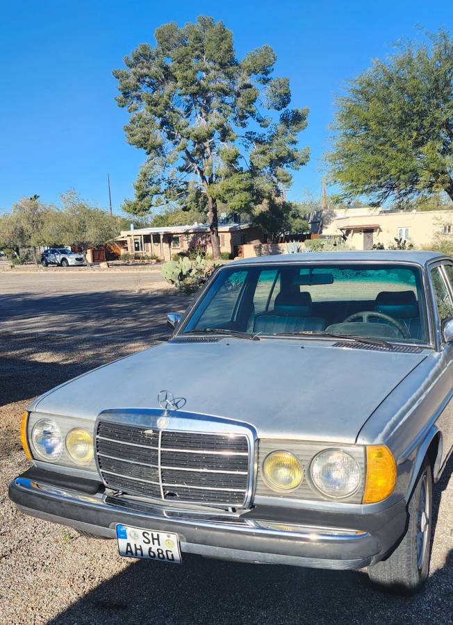 Mercedes-300d-diesel-1982-silver-1