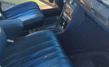 Mercedes-300d-diesel-1982-silver-5