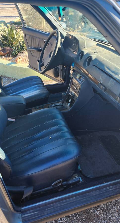 Mercedes-300d-diesel-1982-silver-5