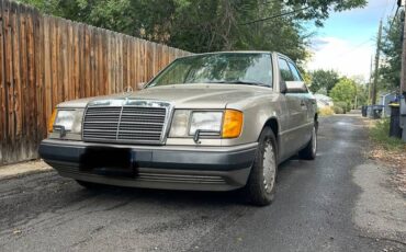 Mercedes-300e-1990-custom-5