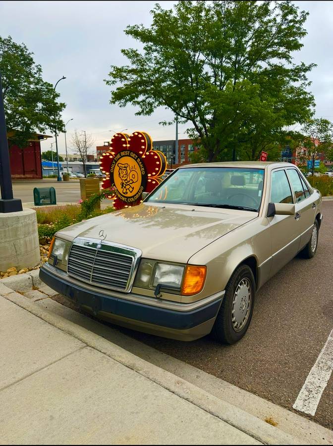 Mercedes-300e-1990-custom