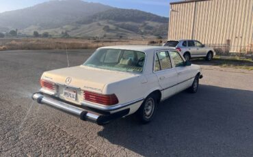 Mercedes-300sd-diesel-1980-yellow-1