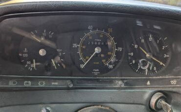 Mercedes-300td-diesel-1979-green-12