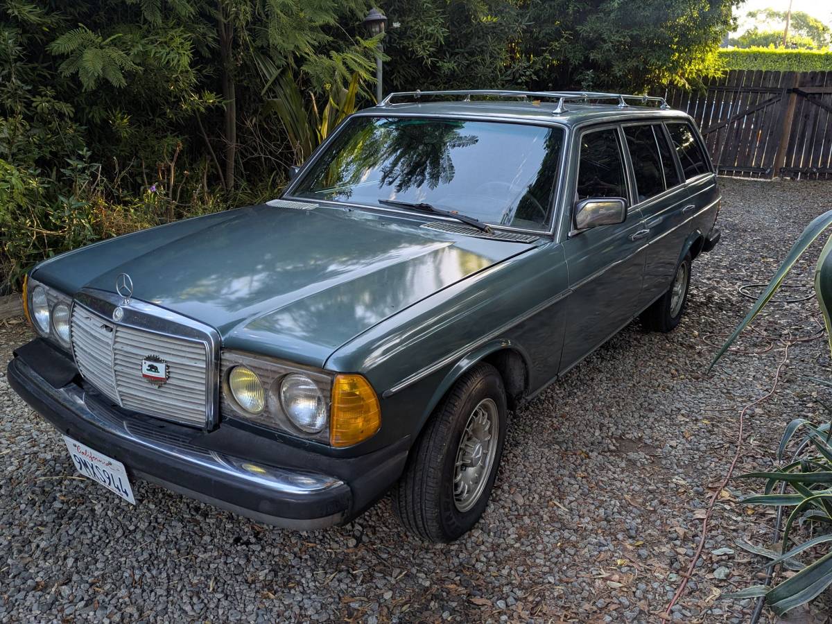 Mercedes-300td-diesel-1979-green-17