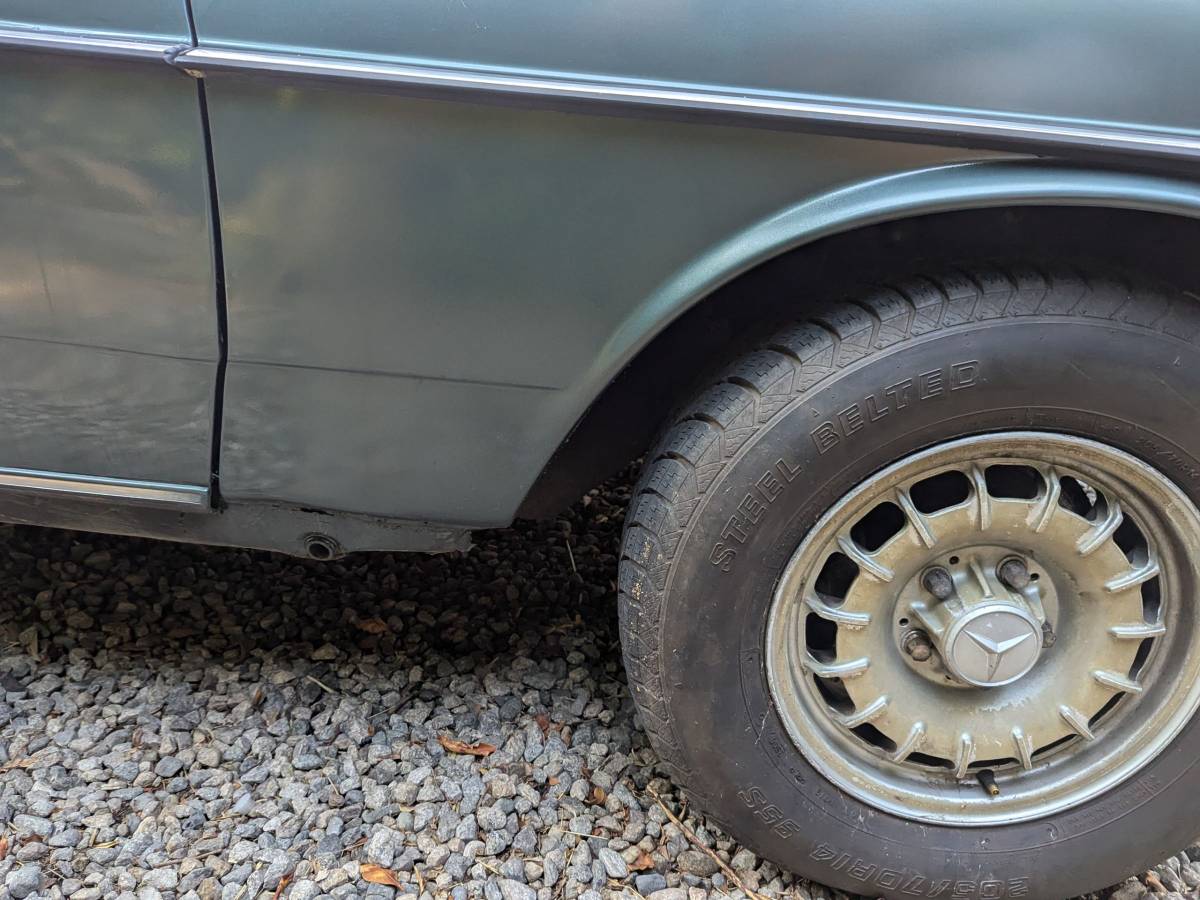 Mercedes-300td-diesel-1979-green-22