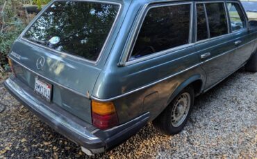 Mercedes-300td-diesel-1979-green-4