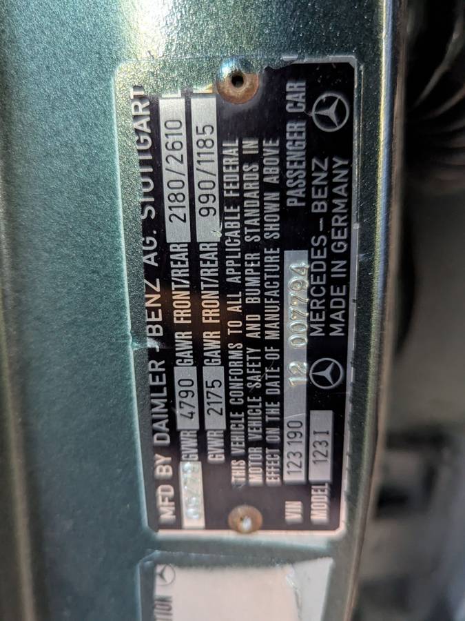 Mercedes-300td-diesel-1979-green-51